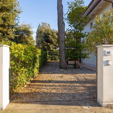 Michelangelo I By Interhome * מרינה די פיאטרסנטה